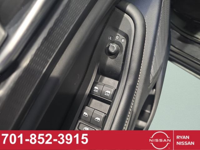 Used 2023 Jeep Grand Cherokee L Laredo image 35