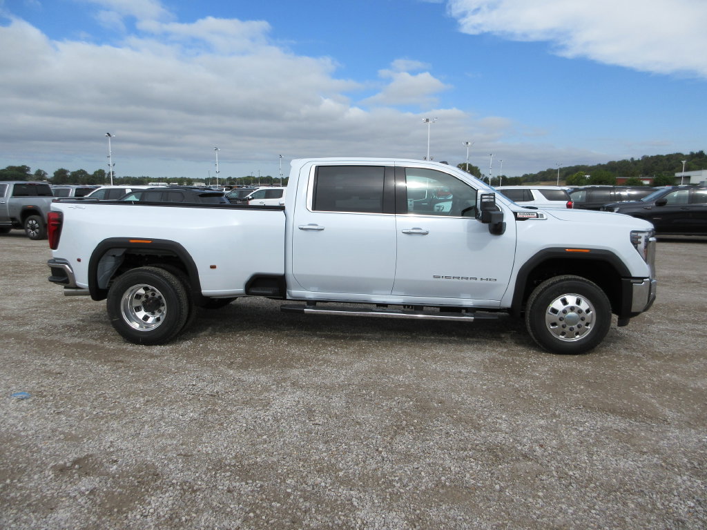 New 2026 GMC Sierra 3500 SLT w/ SLT Premium Package AWD/4WD image 3