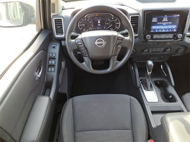 Used 2023 Nissan Frontier SV image 11
