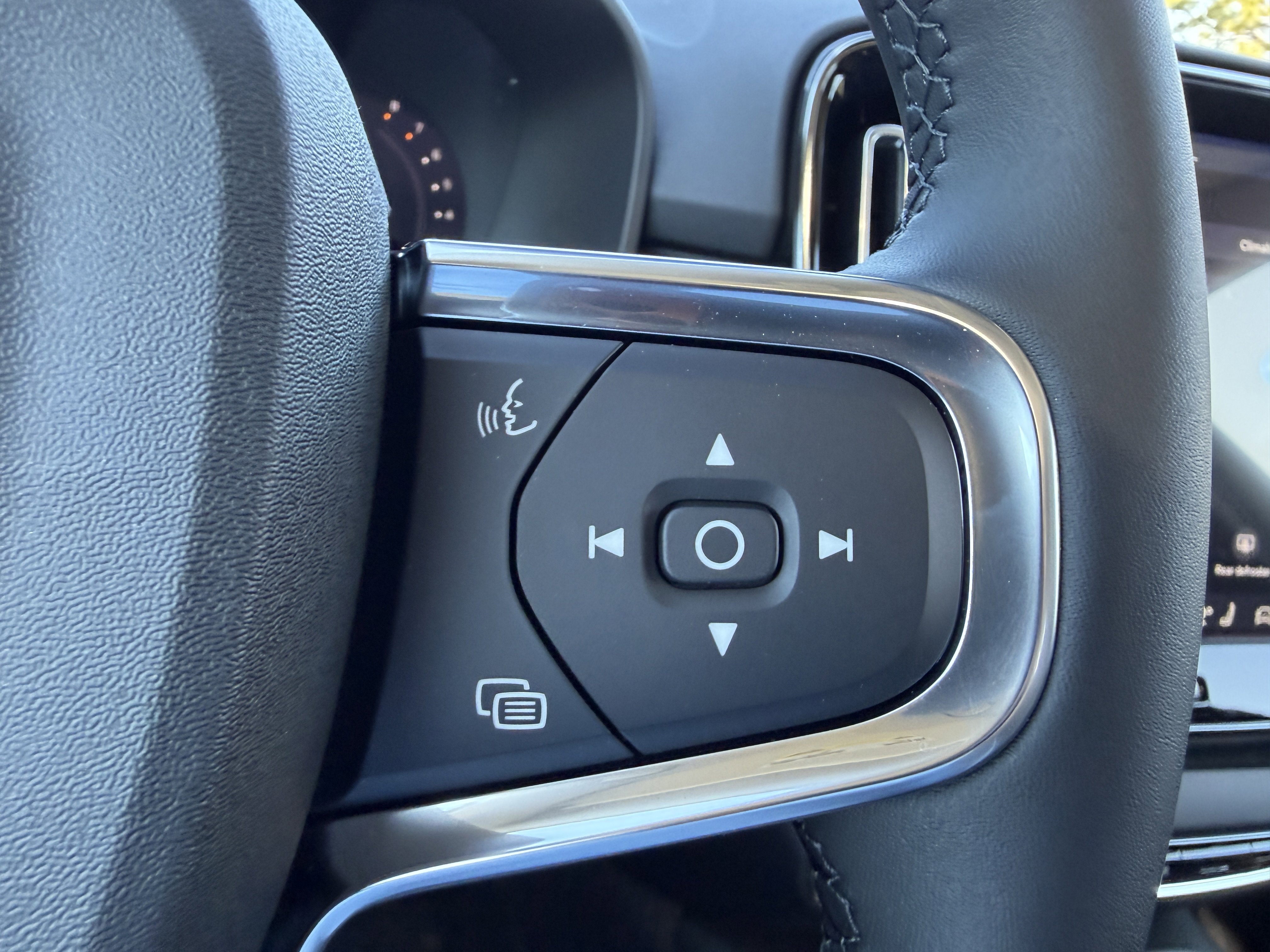 New 2026 Volvo XC40 B5 Core w/ Protection Package image 30