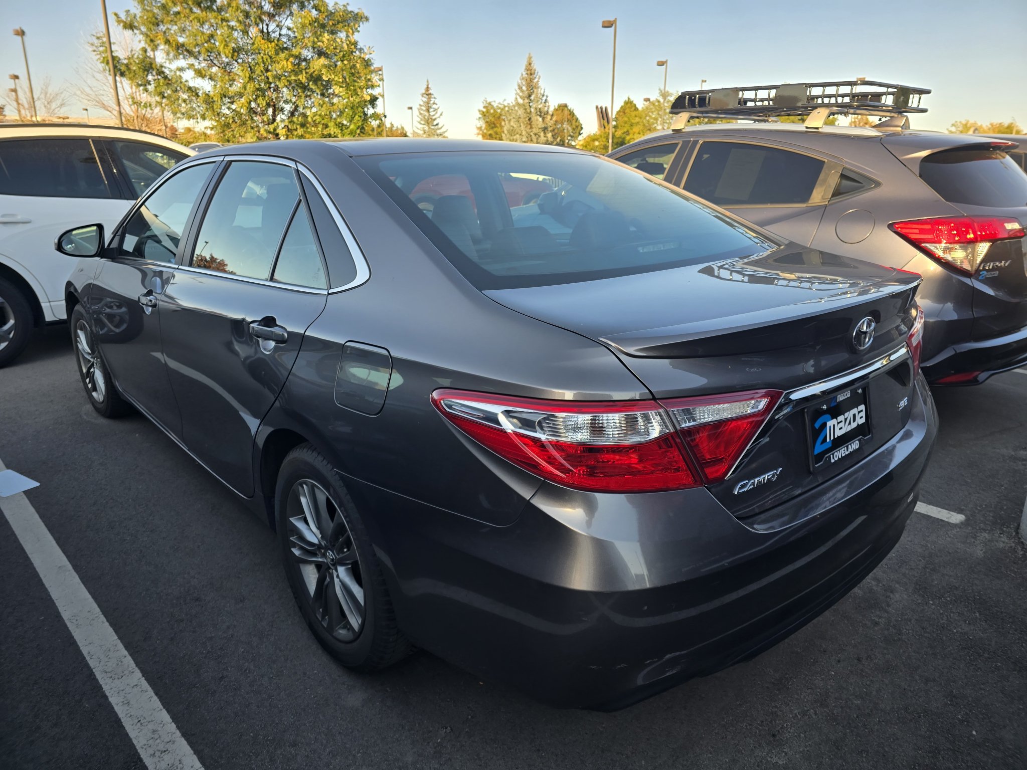 Used 2016 Toyota Camry SE FWD image 2