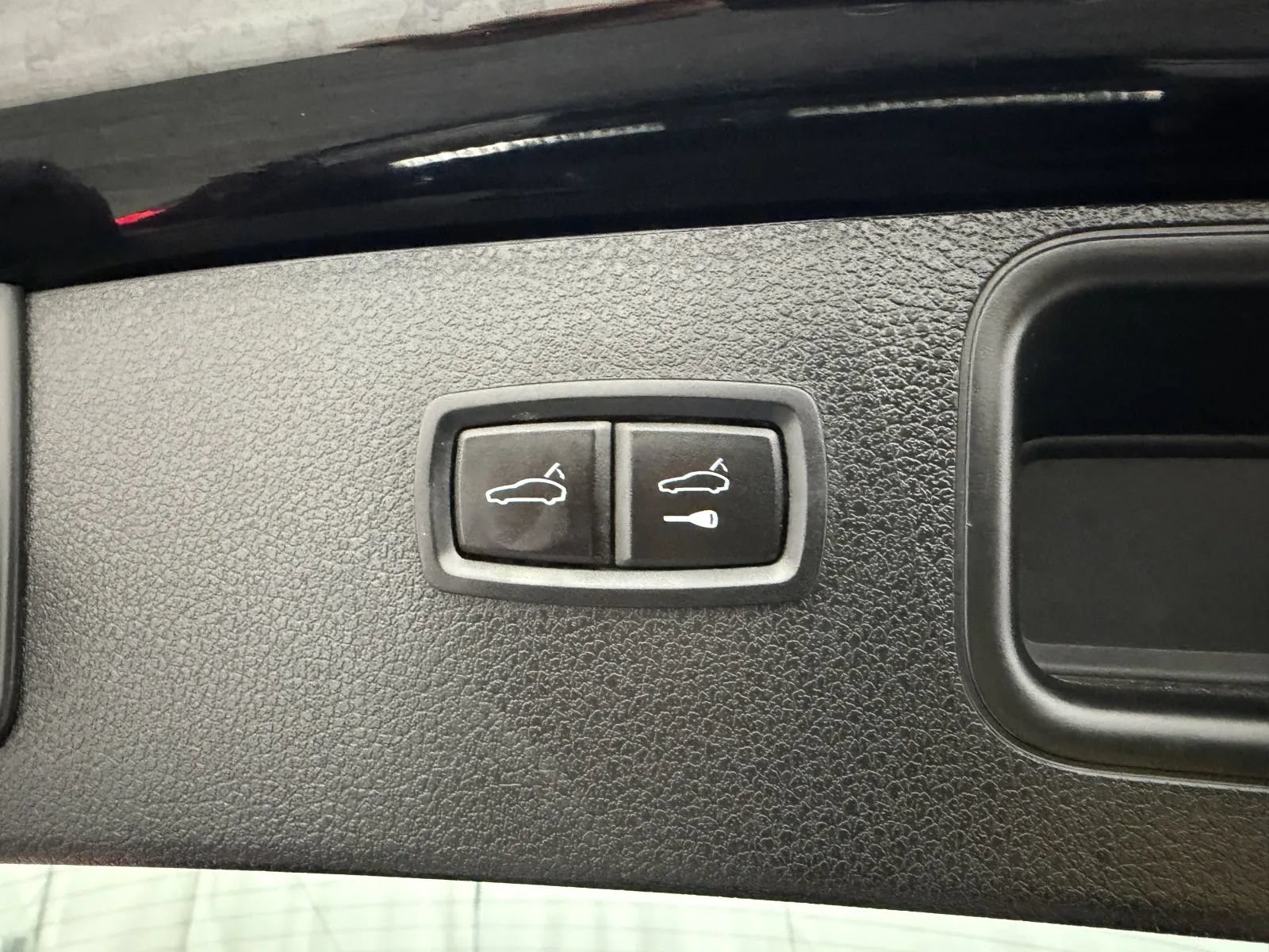 Used 2020 Porsche Macan S AWD/4WD image 37