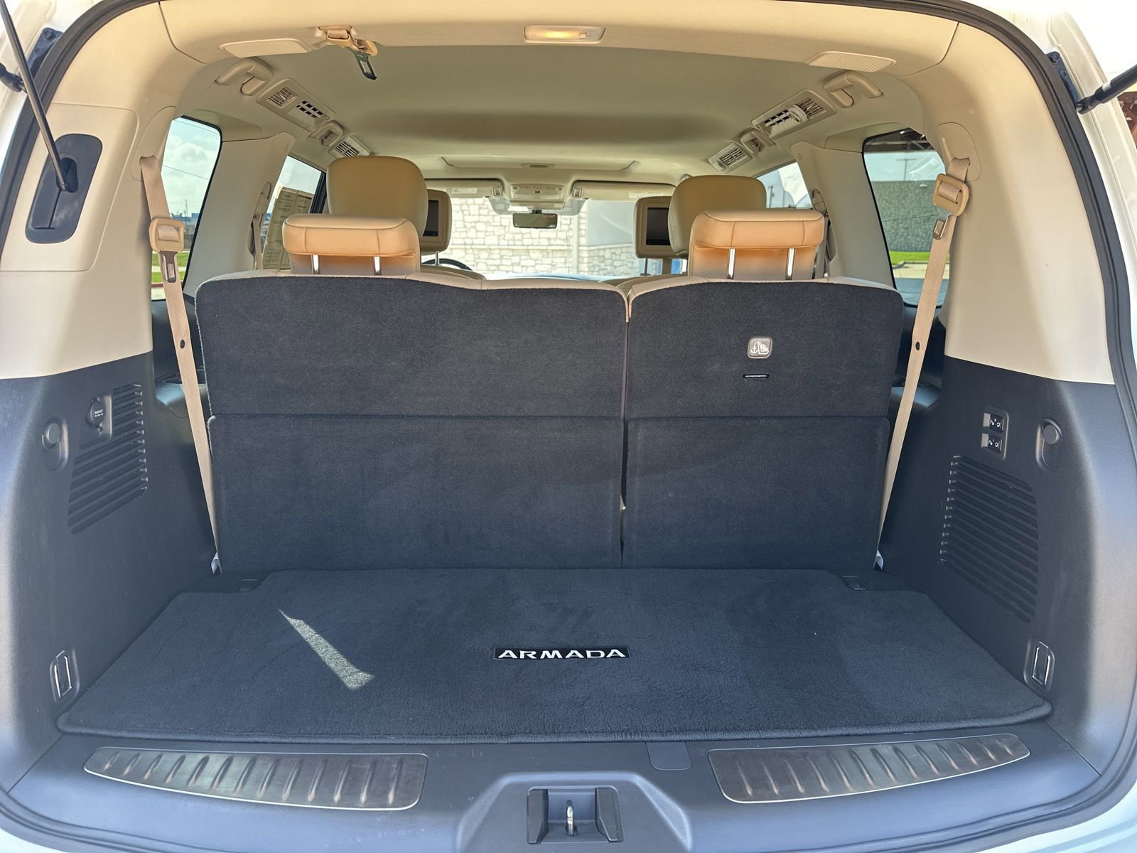 Used 2020 Nissan Armada Platinum w/ Captain's Chairs Package RWD image 8
