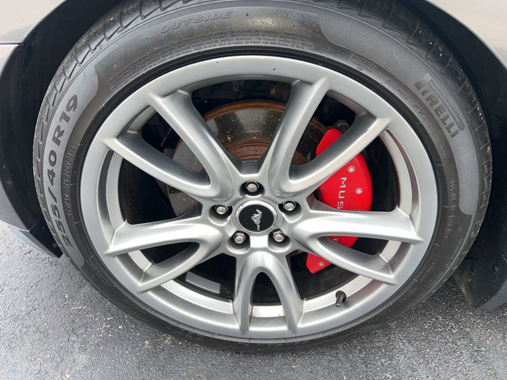 Used 2010 Ford Mustang GT RWD image 11