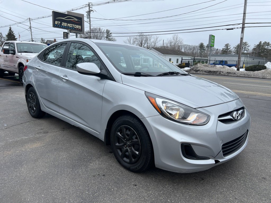 Used 2013 Hyundai Accent GLS FWD image 5
