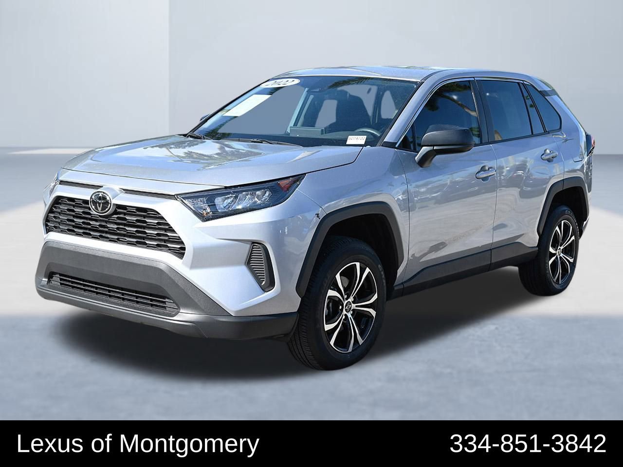 Used 2022 Toyota RAV4 LE image 3