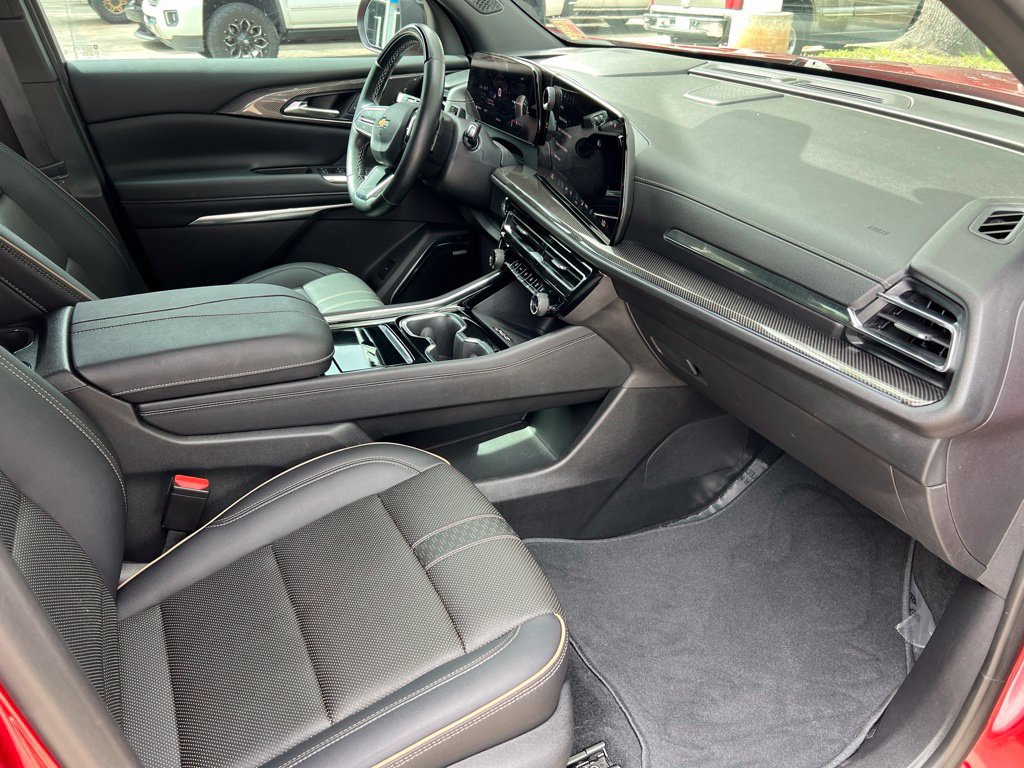 Used 2025 Chevrolet Traverse High Country AWD/4WD image 17