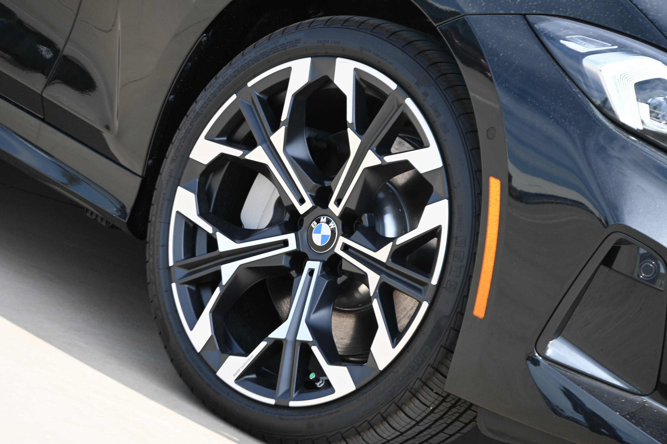 New 2026 BMW 330i xDrive Sedan w/ Premium Package AWD/4WD image 10
