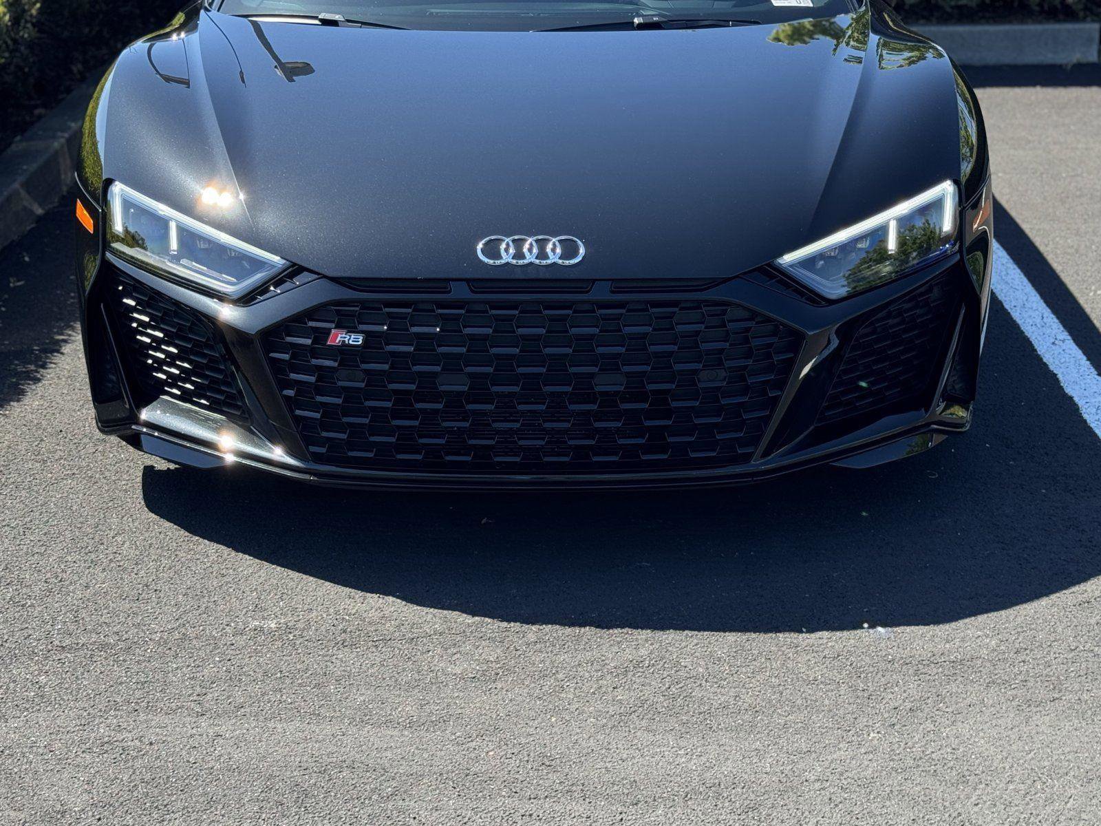 Used 2022 Audi R8 V10 w/ Premium Package RWD image 37