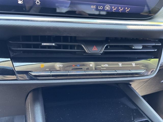Used 2024 Buick Envision Preferred AWD/4WD image 24