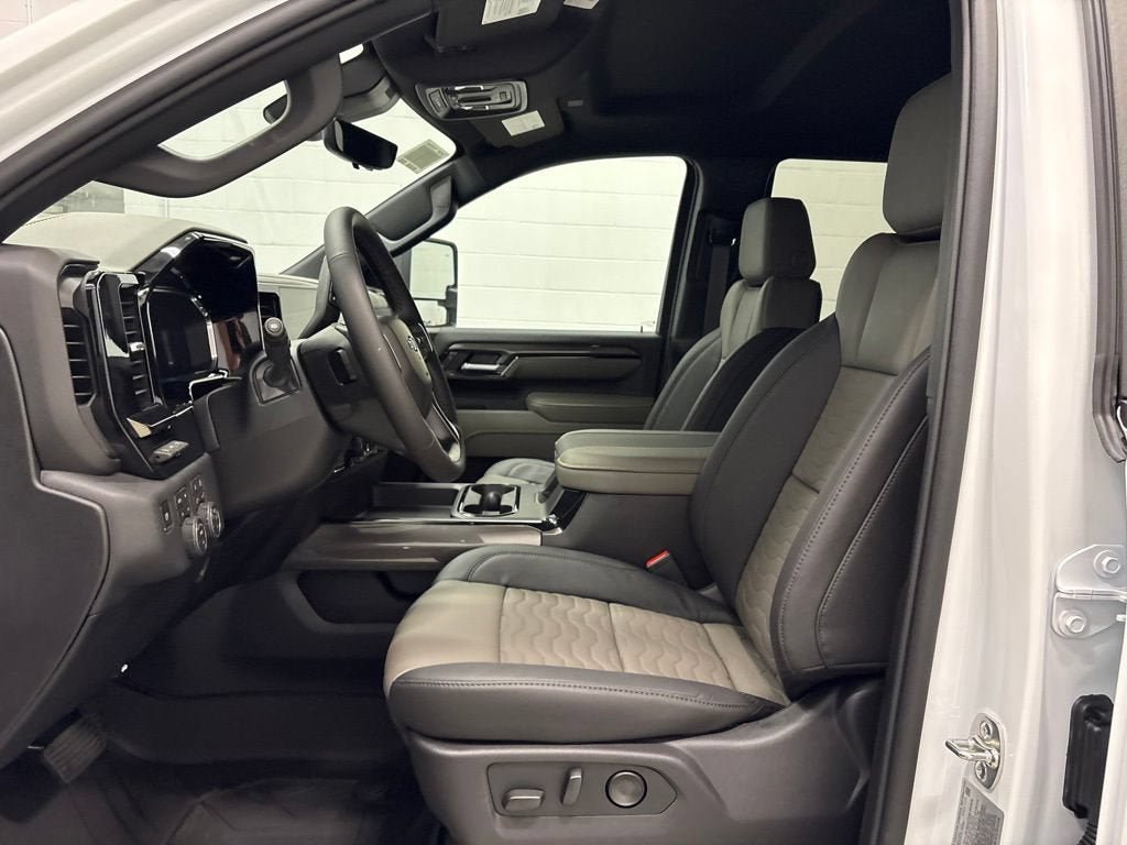 New 2026 Chevrolet Silverado 2500 ZR2 w/ LPO, Dark Essentials Package AWD/4WD image 18