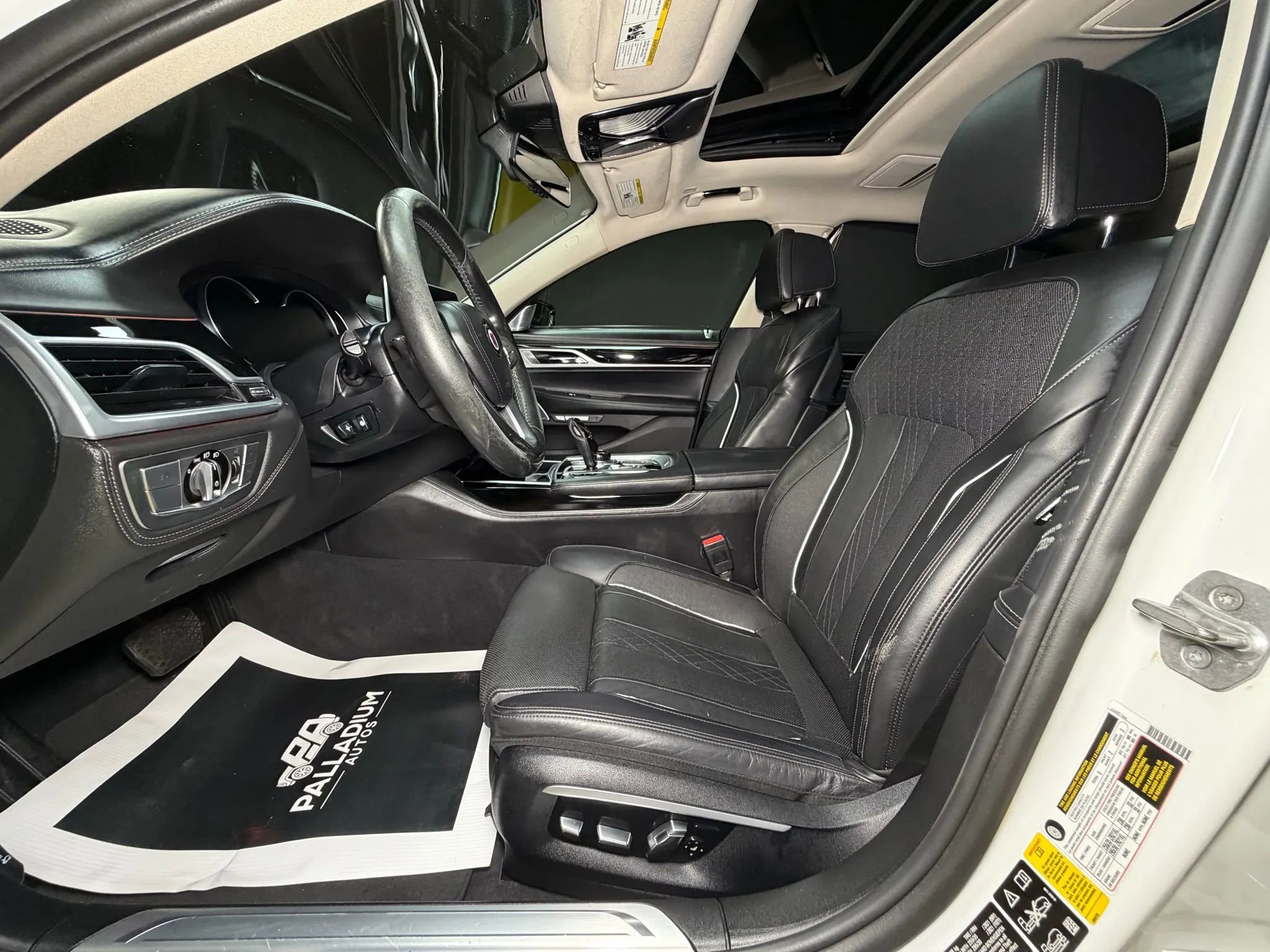 Used 2017 BMW 750i xDrive image 61