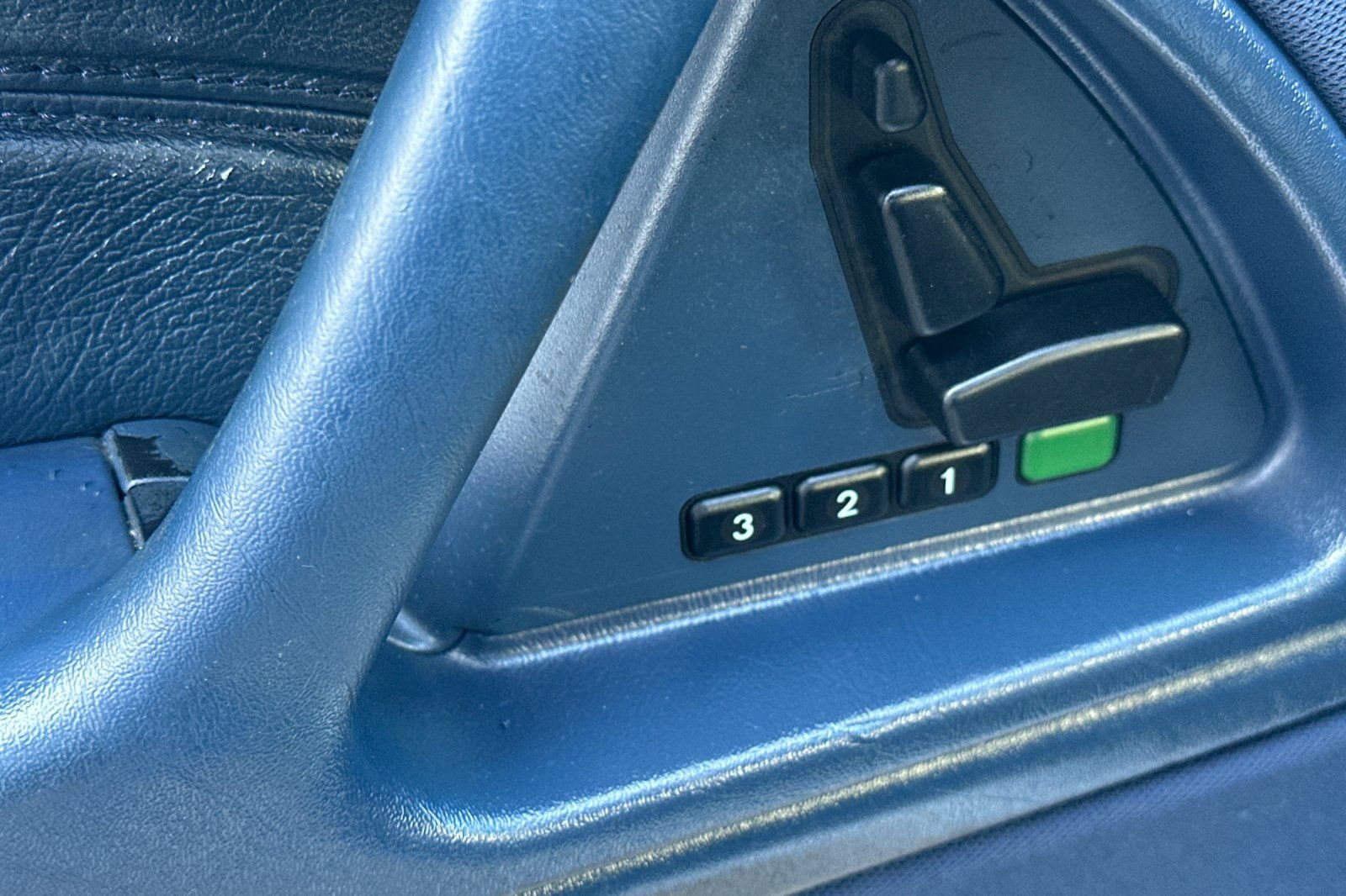 Used 1997 Mercedes-Benz SL 500 image 13