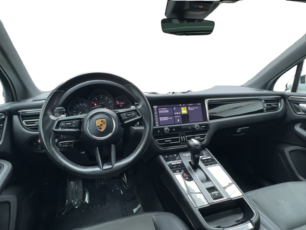 Used 2022 Porsche Macan AWD/4WD image 36