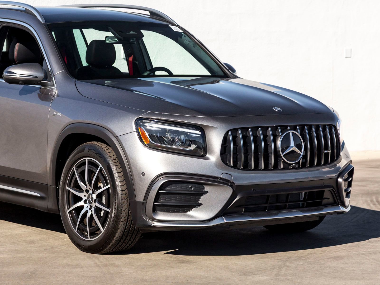 New 2025 Mercedes-Benz GLB 35 AMG 4MATIC image 3