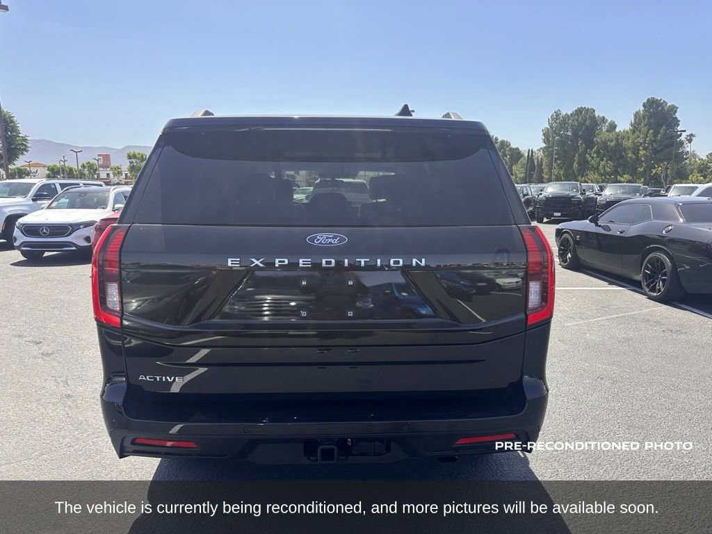 Used 2025 Ford Expedition Active AWD/4WD image 4