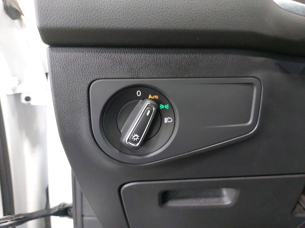 Used 2022 Volkswagen Tiguan SE image 26