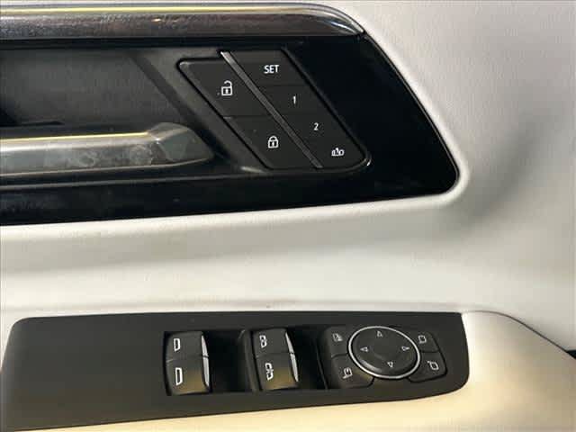 Used 2025 Chevrolet Tahoe Premier AWD/4WD image 20