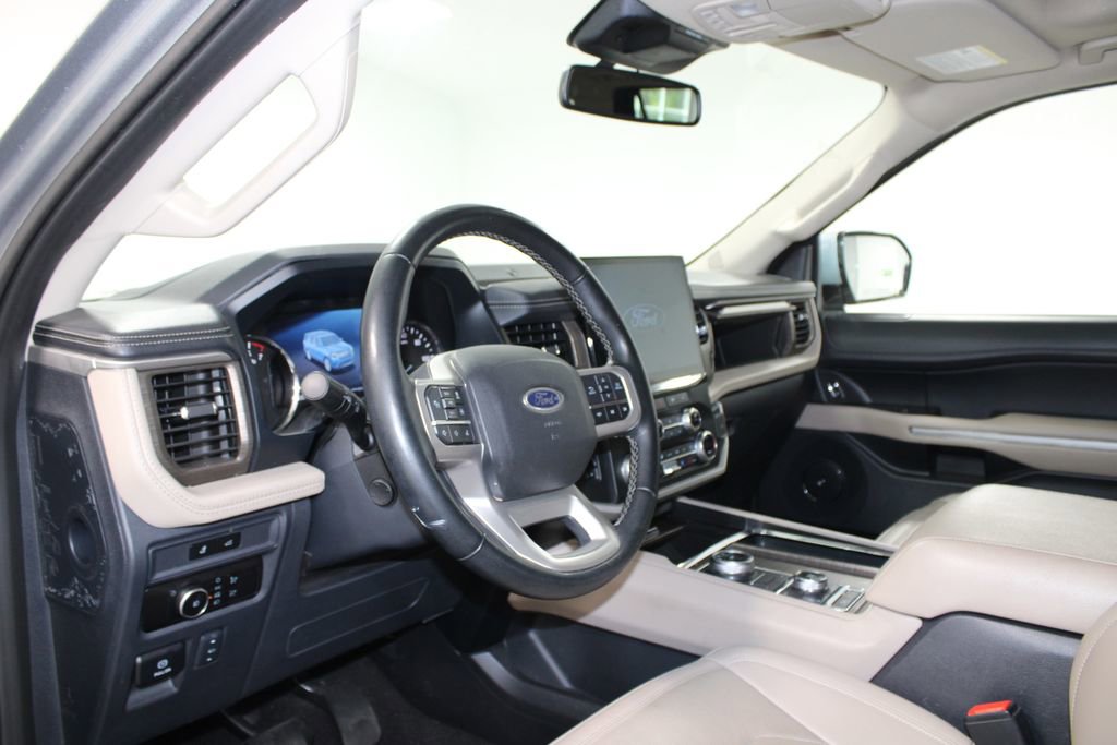 Used 2023 Ford Expedition Limited image 21