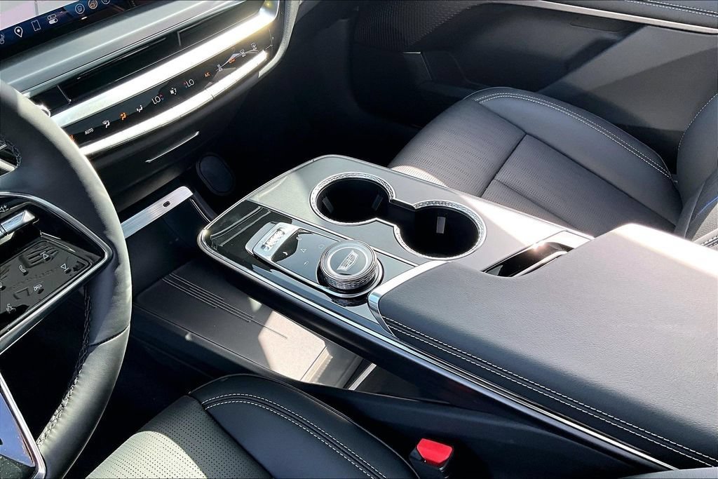 New 2026 Cadillac Lyriq Luxury RWD image 8
