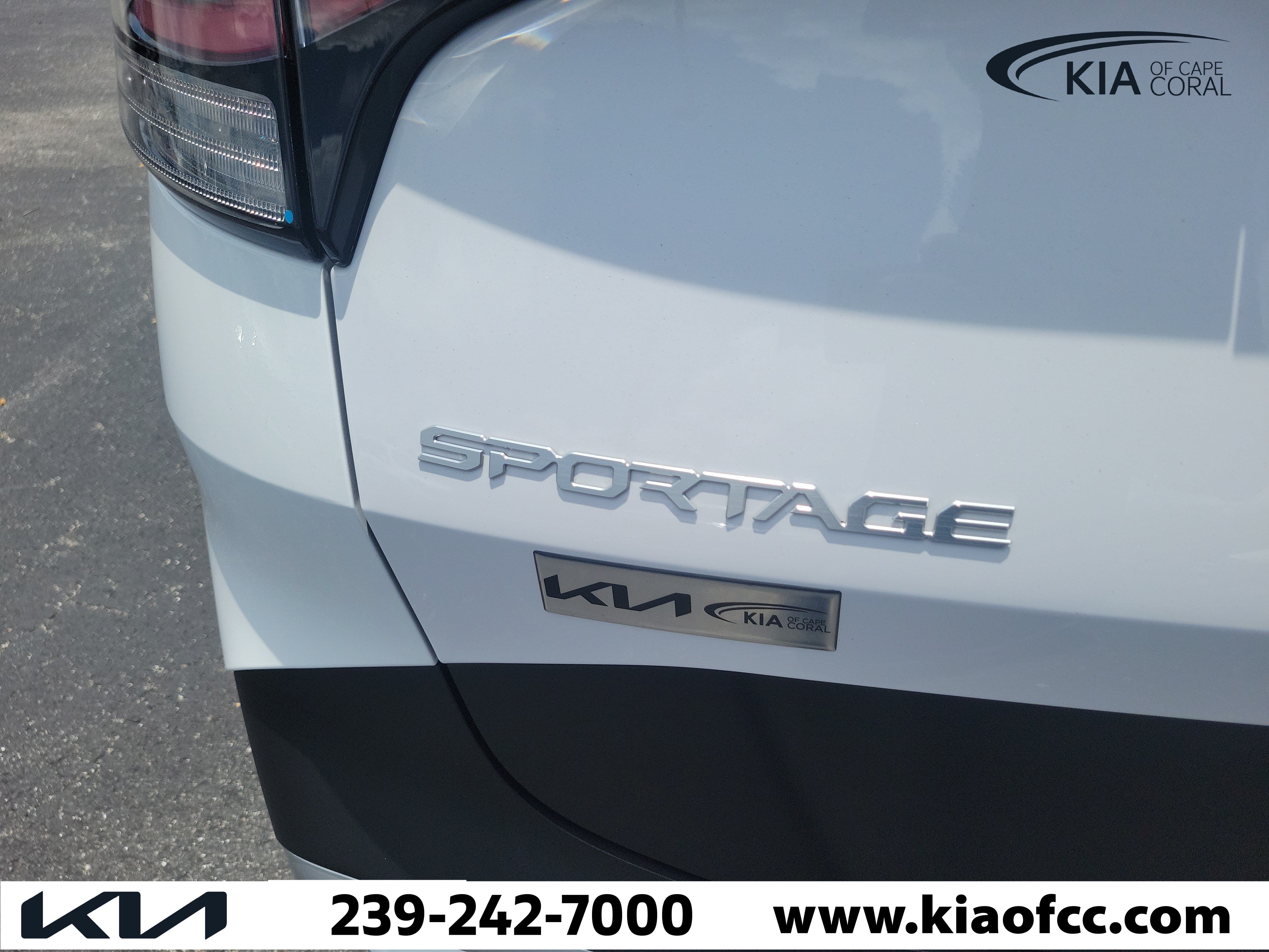 Certified 2025 Kia Sportage EX FWD image 11