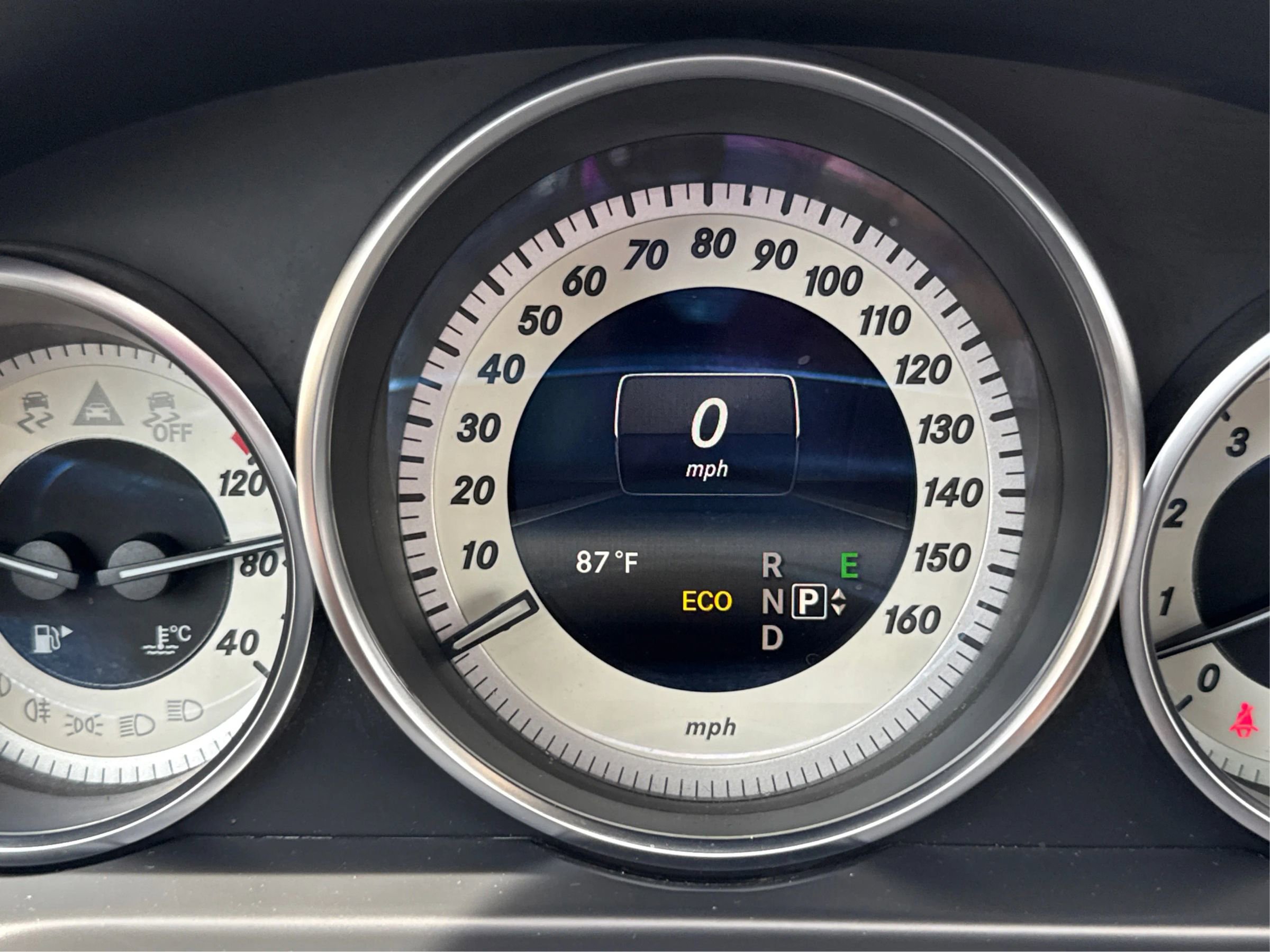 Used 2014 Mercedes-Benz E 350 4MATIC Sedan image 15