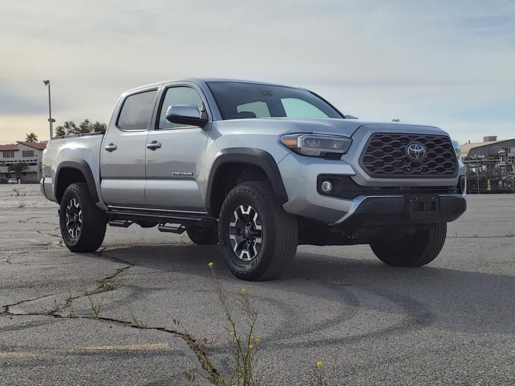 Used 2022 Toyota Tacoma TRD Off-Road image 2