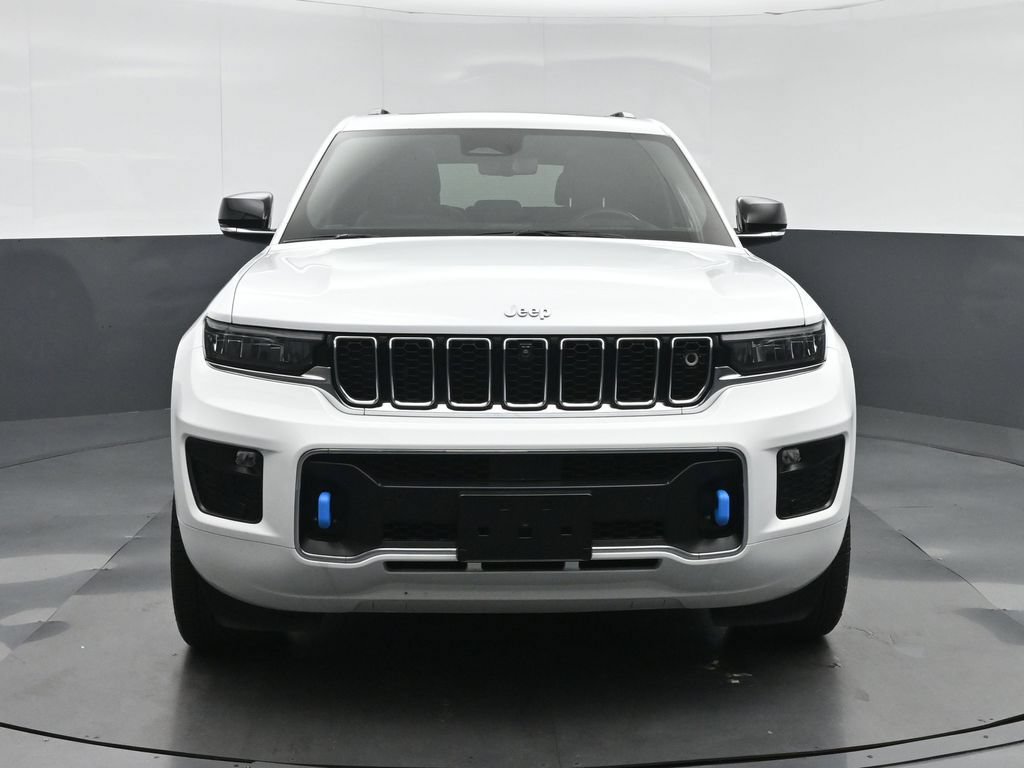 Used 2023 Jeep Grand Cherokee Overland w/ Advanced Protech Group III AWD/4WD image 2