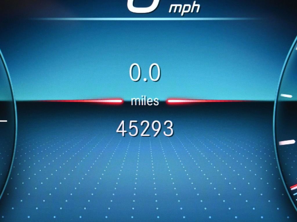 Used 2022 Mercedes-Benz GLS 450 4MATIC w/ Warmth & Comfort Package image 13