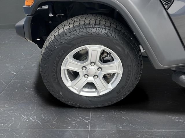 Used 2022 Jeep Wrangler Unlimited Sport image 34