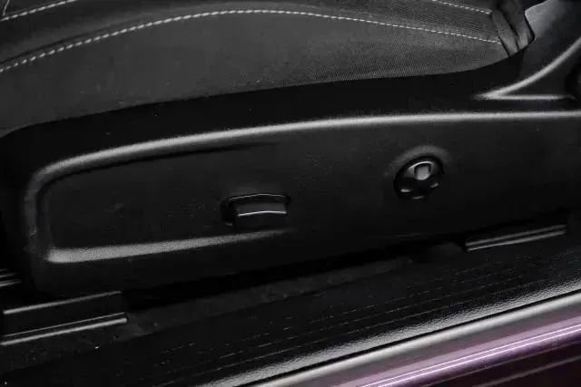 Used 2020 Dodge Challenger SXT image 37