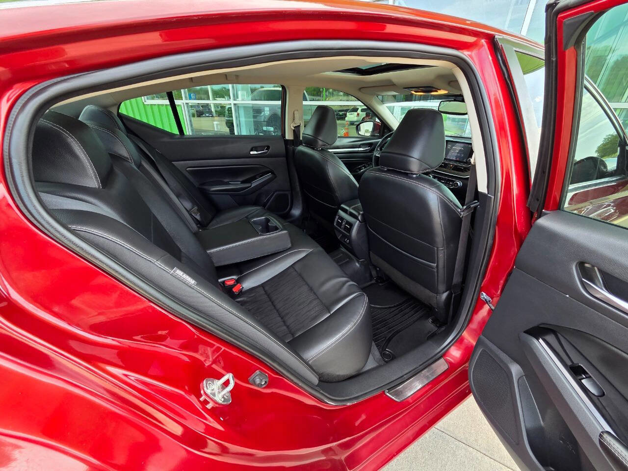 Used 2022 Nissan Altima 2.5 Platinum AWD/4WD image 19