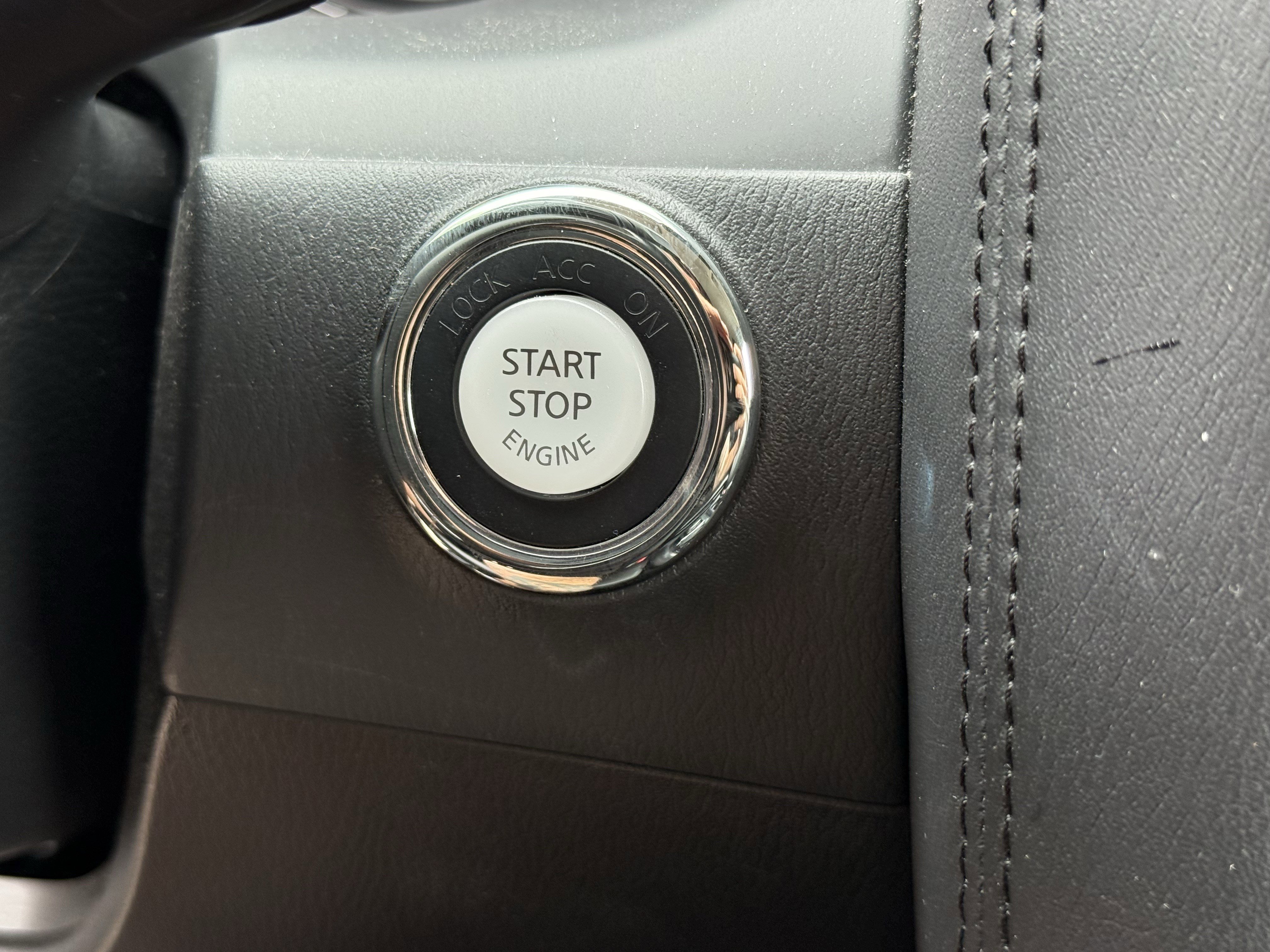 Used 2024 Nissan Armada SV RWD image 25