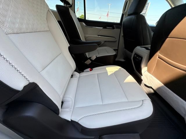 Used 2024 GMC Acadia Denali w/ Super Cruise Package FWD image 6