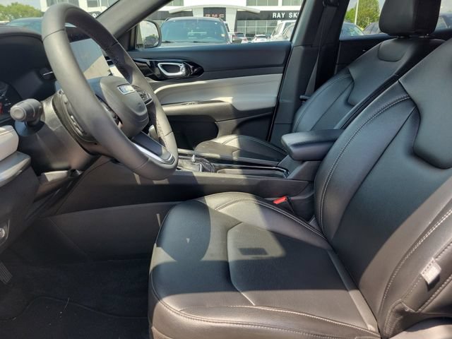 Used 2025 Jeep Compass Limited AWD/4WD image 18