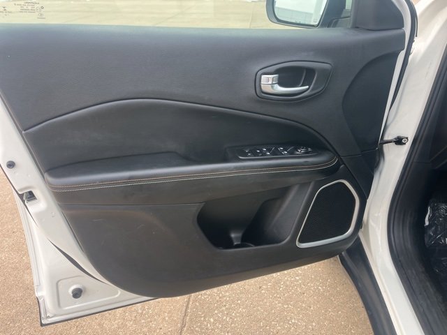 Used 2019 Jeep Compass Latitude image 10