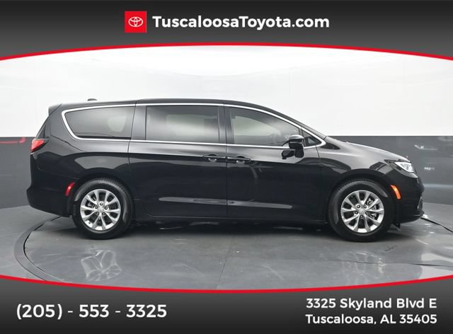 Used 2026 Chrysler Pacifica Limited