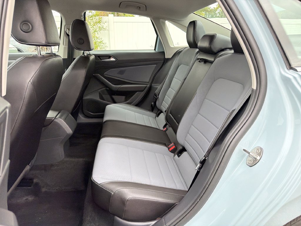 Used 2025 Volkswagen Jetta SE w/ Sunroof Package FWD image 40