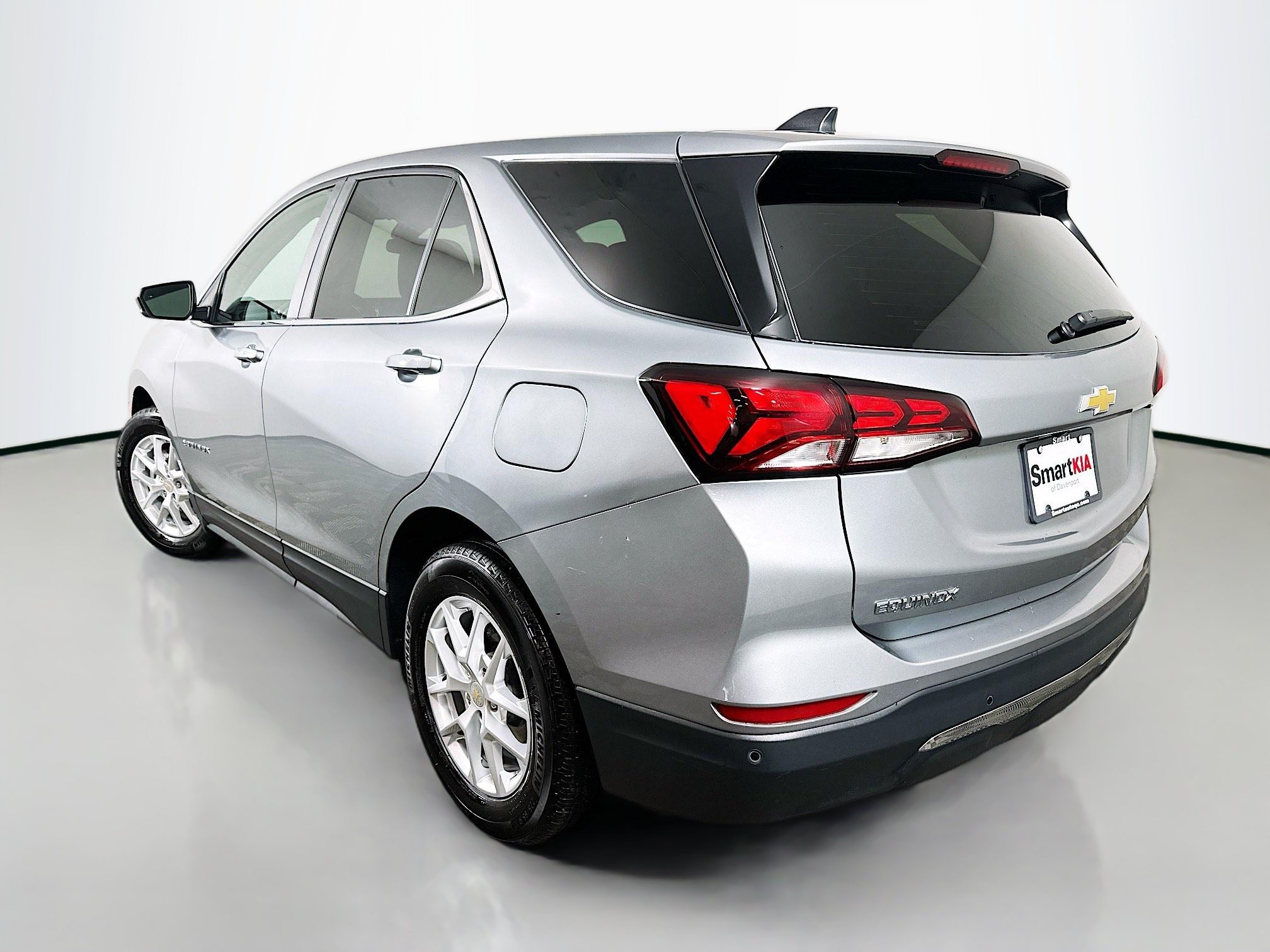 Used 2024 Chevrolet Equinox LT w/ LPO, Floor Liner Package FWD image 5