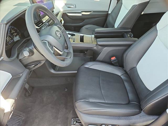 New 2026 Toyota Sienna XSE FWD video 4