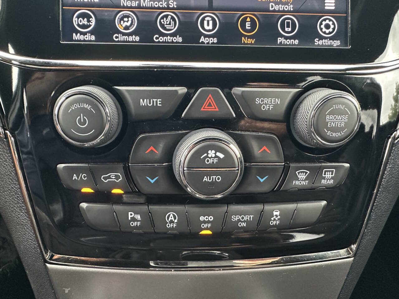 Used 2020 Jeep Grand Cherokee Limited X image 24