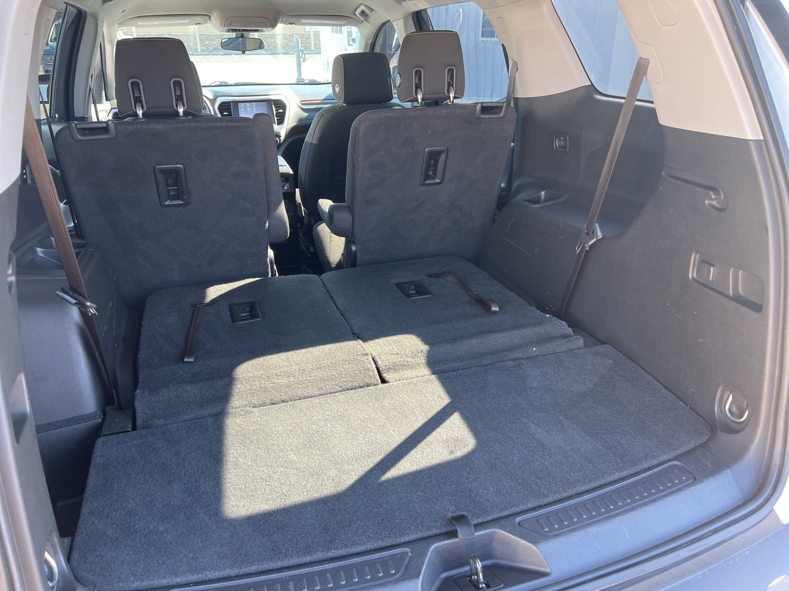 Used 2019 GMC Acadia SLE w/ Driver Alert Package I image 15