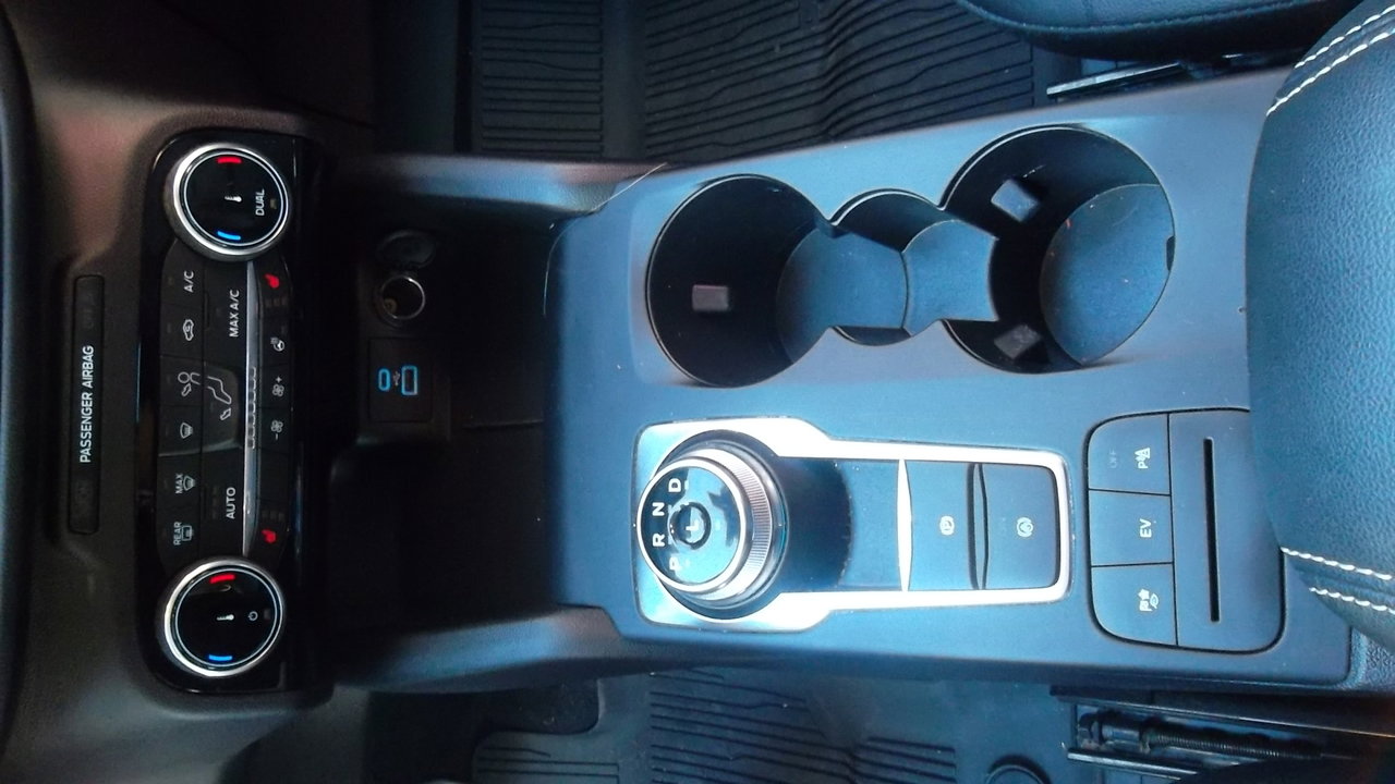 Used 2022 Ford Escape Titanium image 13