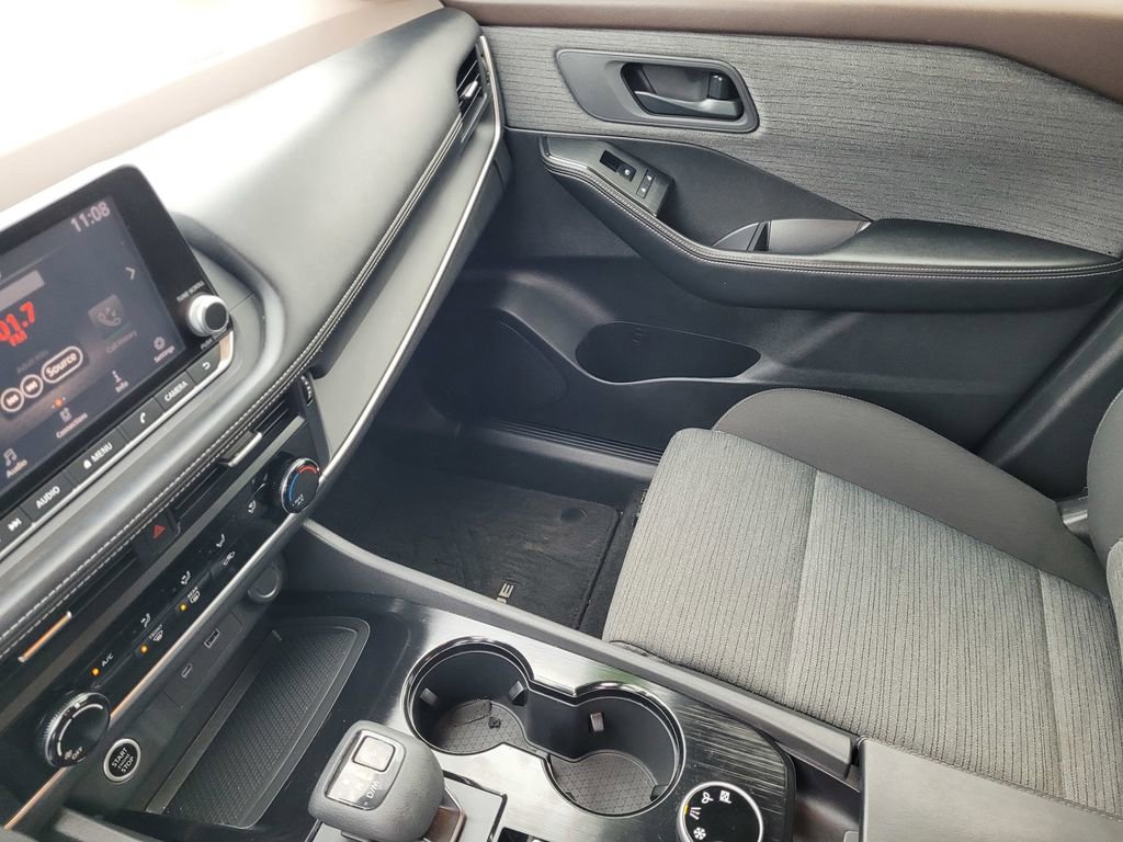 Used 2021 Nissan Rogue S image 11