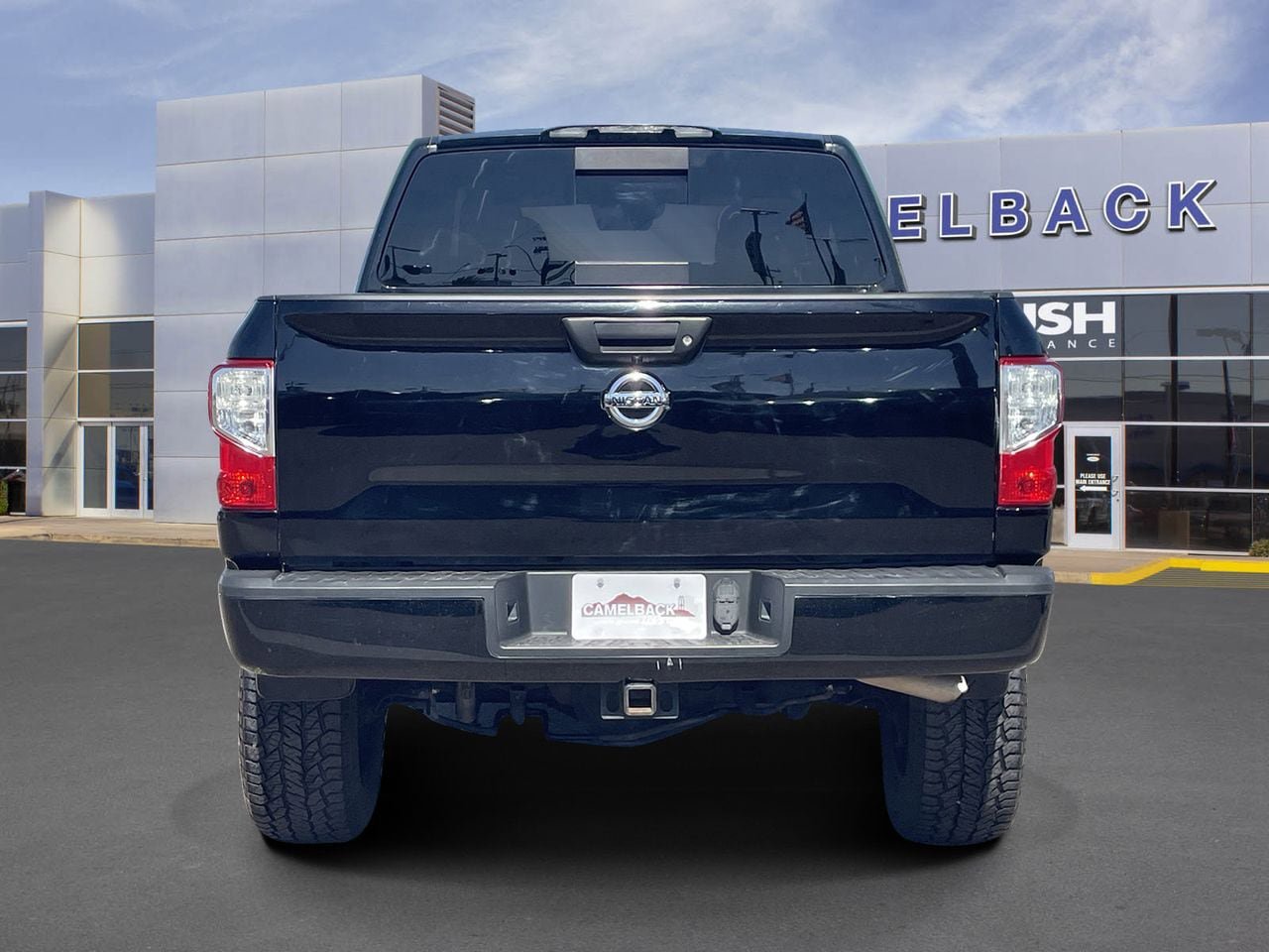 Used 2017 Nissan Titan PRO-4X AWD/4WD image 5