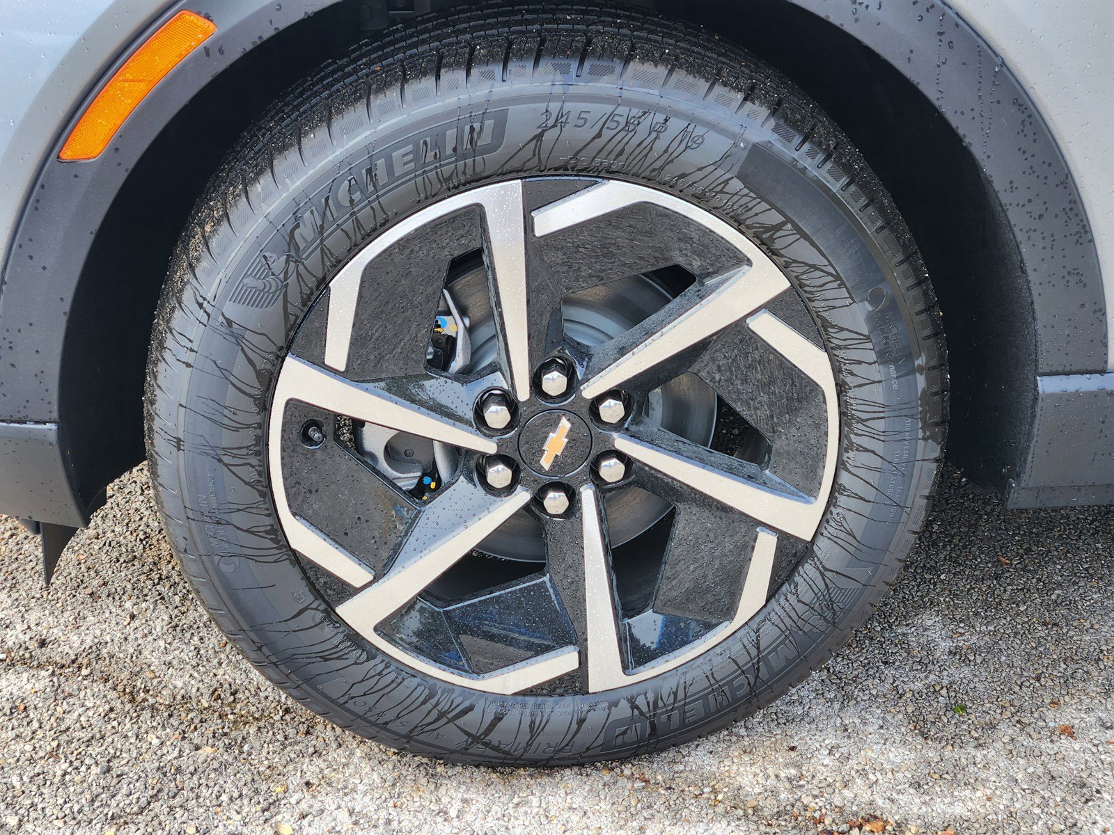 New 2026 Chevrolet Equinox EV LT image 8