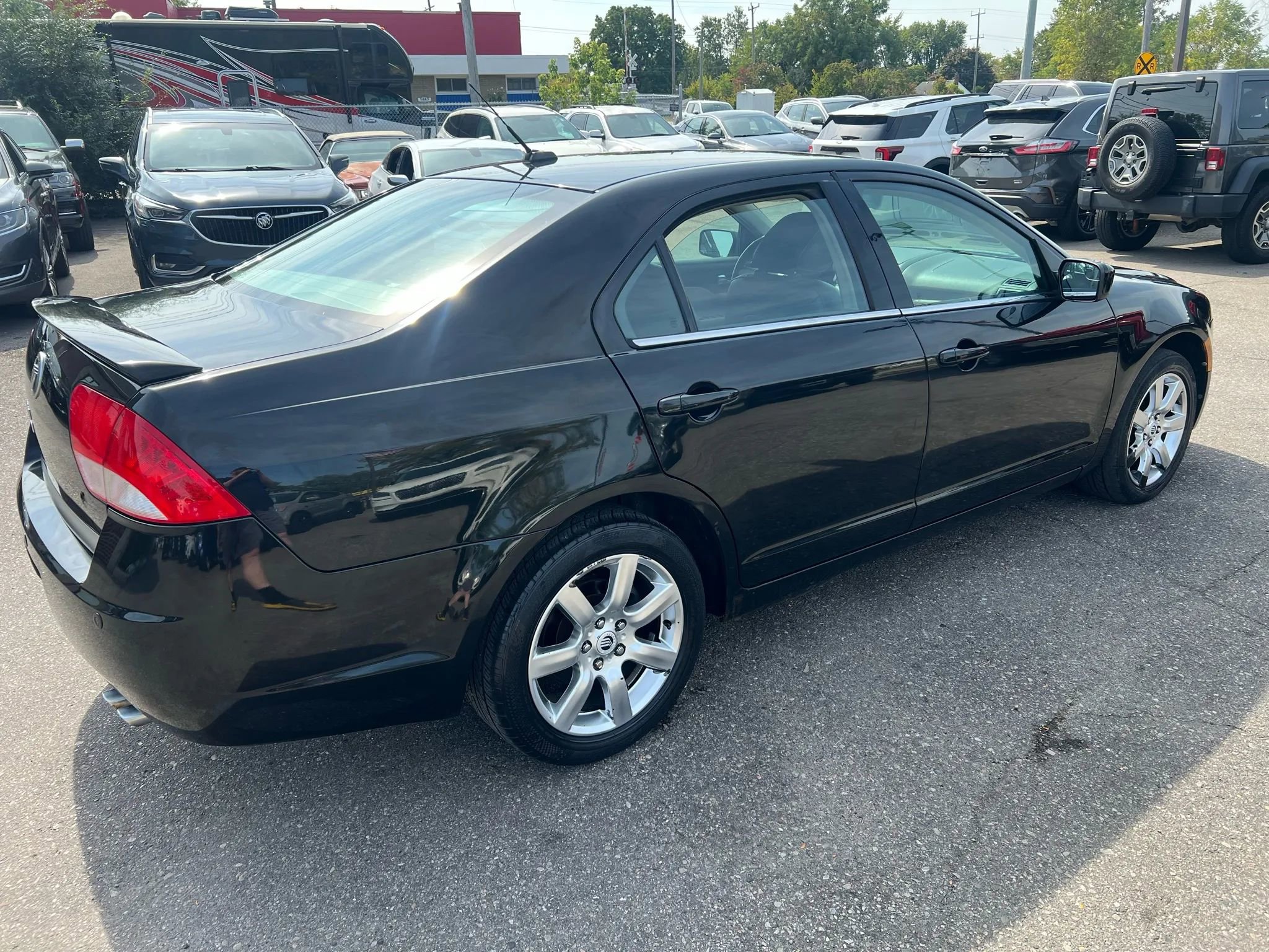 Used 2011 Mercury Milan Premier image 5