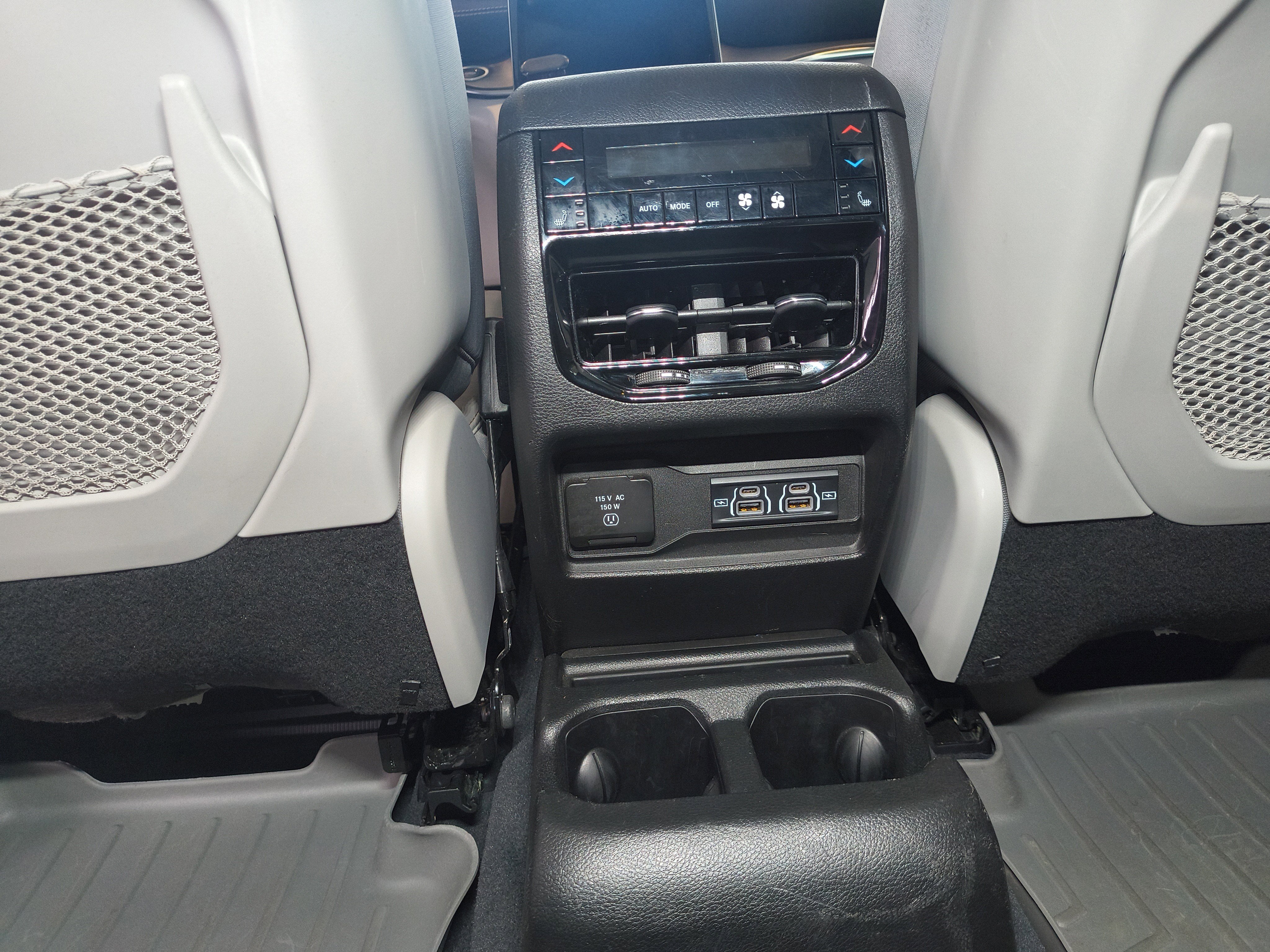 Used 2023 Jeep Grand Cherokee L Overland w/ Luxury Tech Group IV image 23