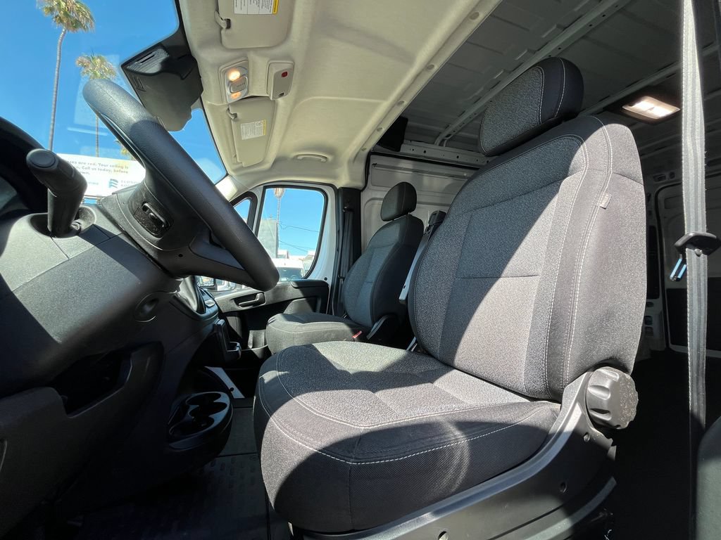 Used 2025 RAM ProMaster 2500 w/ Convenience Group FWD image 12