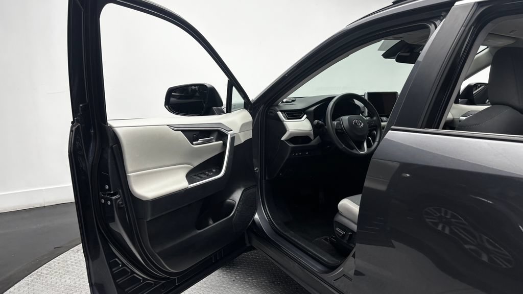 Used 2023 Toyota RAV4 XLE w/ XLE Grade Weather Package AWD/4WD image 16